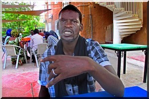 Le rappeur africain Monza rassemble les jeunes contre la violence